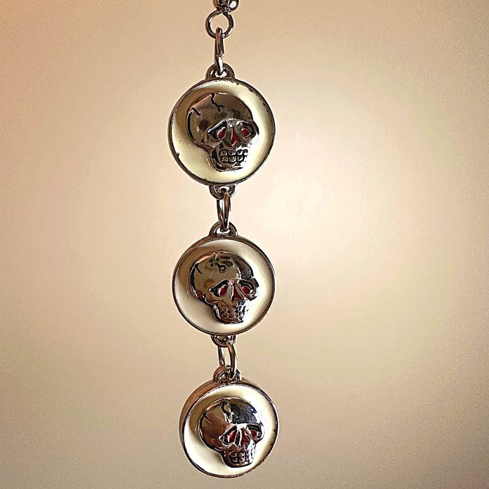 ED HARDY VINTAGE Earrings / Triple Skull Earring In Base Metal / Hard Rock - Picture 4 of 8